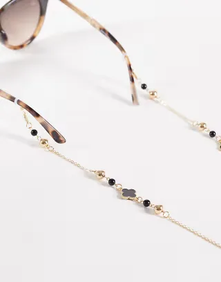 Jeepers Peepers clover pendant sunglasses chain in gold and black