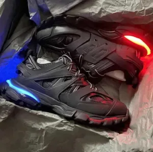 2026 Womens Mens designer Casual Shoe Track LED Sneaker Light Grey Blue Gomma leather black Trainer Nylon Printed Platfo
