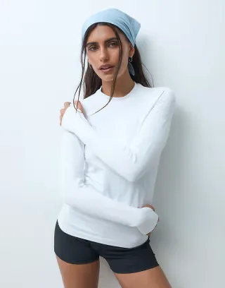 4505 seamless slim fit long sleeve training top with raglan sleeves in white