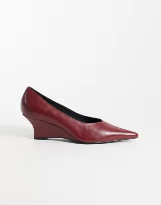 ASOS DESIGN Shakira wedge full pumps in red