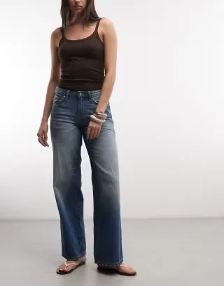 Weekday Ample low rise baggy fit jeans in high contrast vintage style blue wash