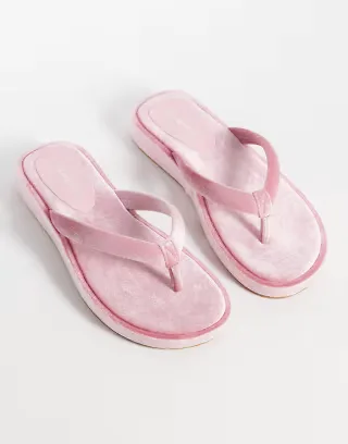 Glamorous velvet flip flops in pink