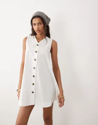 Wednesdays Girl button up chambray mini shift dress in white