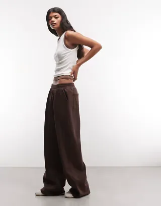 ASOS DESIGN Wide leg sweatpants with pleat in brown