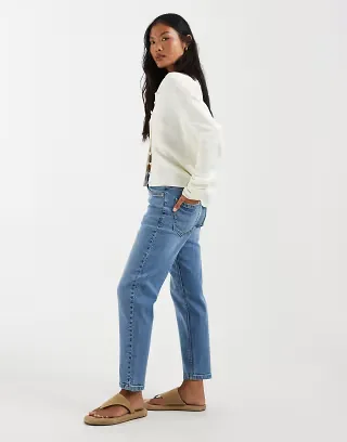 ASOS DESIGN Petite slim fit mom jeans in lightwash blue