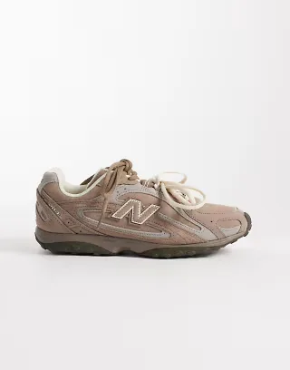 New Balance 204L suede sneakers in beige