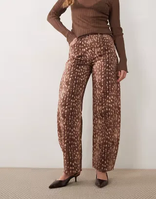 Mango barrel jean in deer print