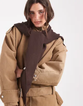 Pieces triangle scarf in brown