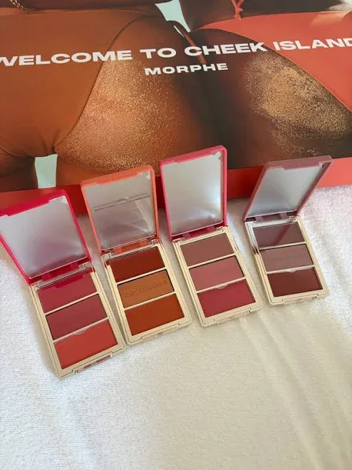 Morphe Makeup | 4 X Morphe Cheek Thrills Island Blush Quartet - Pink, Coral, Peach, Mauve | Color: Orange/Pink | Size: O