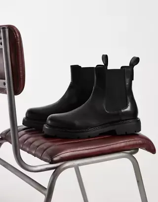 Vagabond Shoemakers Cameron chunky leather chelsea boots in black