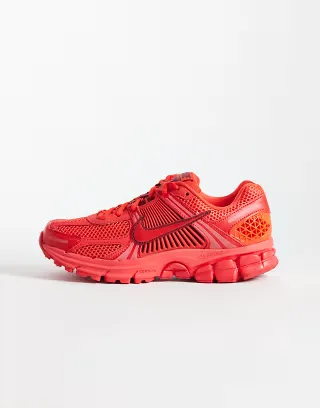 Nike Zoom Vomero 5 sneakers in red