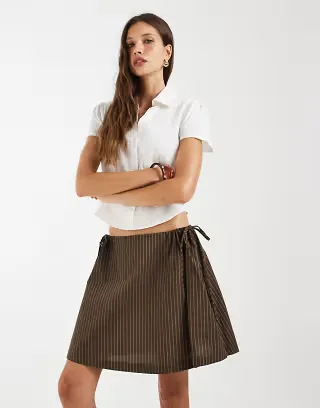 Noisy May mid rise side tie mini skirt in chocolate stripes