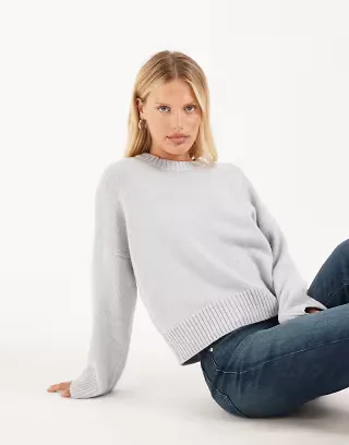 Hollister knit crew neck sweater in light gray