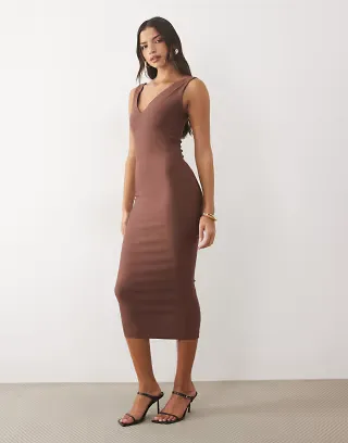 Vesper bengaline v-neck midaxi dress in chocolate