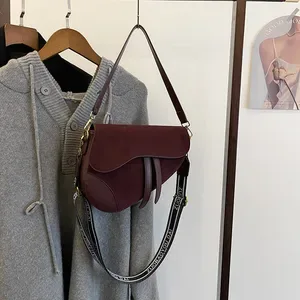 designer luxury Niche design women's bag 2026 new vintage versatile single-shoulder underarm high-end crossbody saddle b