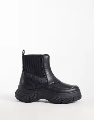 Buffalo Doozer Chelsea boots in black