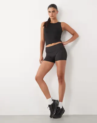 4505 Active lightweight scoop neck tank and 3-inch high waist booty shorts in black