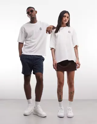 Reebok patch logo T-shirt in off-white - Exclusive to ASOS