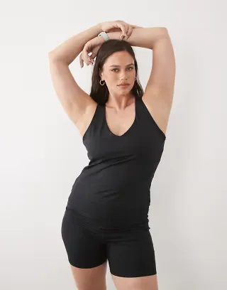 4505 Curve active V-neck racer back tank top with inner bra in black
