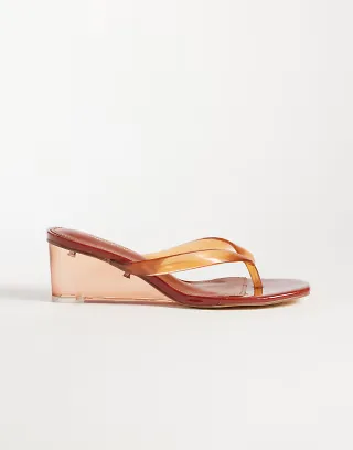 Glamorous wedge sandals in brown jelly