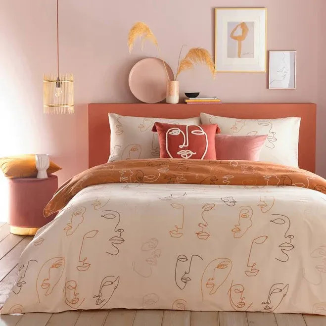 Furn. Kindred Abstract Faces Duvet Cover Set