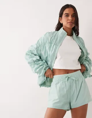 4505 ripstop 2-in-1 running short with zip pockets in jade