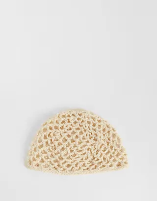 Pieces crochet hat in cream