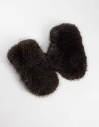 4505 Ski faux fur oversized mitted in chocolate
