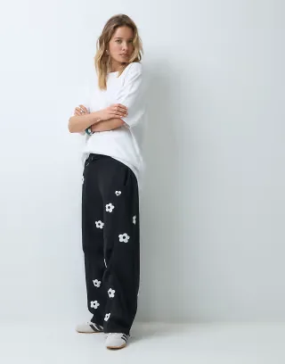 Aelfric Eden floral emboirdery barrel sweatpants in black