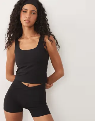 4505 soft touch scoop neck tank top with shelf bra and removable padding in black