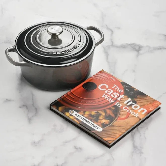 Le Creuset Dutch Oven - 3.5-qt Round - Oyster