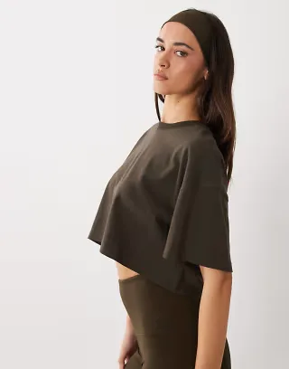 4505 Icon heavyweight cotton cropped t-shirt with quick dry finish in washed coffee