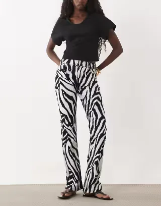 ASOS DESIGN slim pencil heel jeans in rinse wash