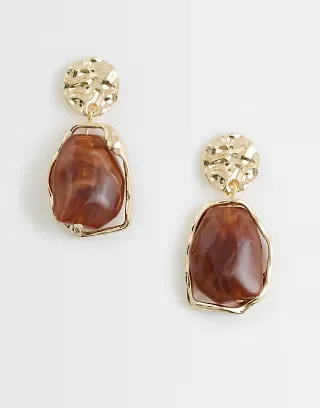 DesignB London hammered resin drop earrings in gold tone