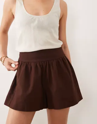 ASOS DESIGN linen look pull on shorts in chocolate