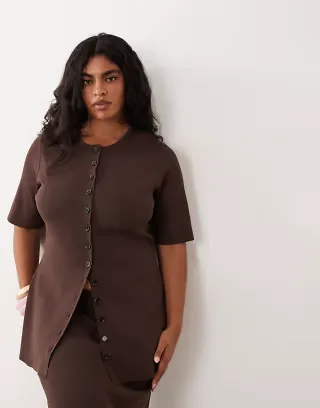 Pretty Lavish Curve Lilah knit scoop neck longline top in chocolate
