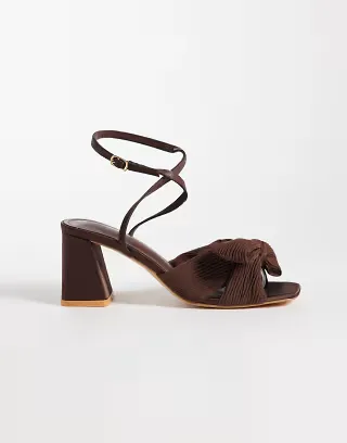 Glamorous block heeled sandals with bow in brown