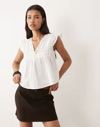Wednesday's Girl lace detail short sleeve blouse in white