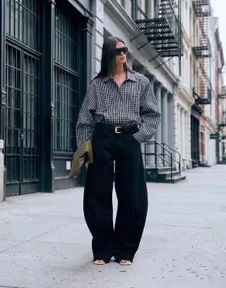 Lioness Horseshoe barrel leg jeans in black