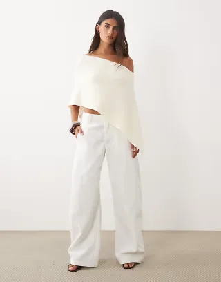 Lioness Sideline barrel leg jeans in white - part of a set