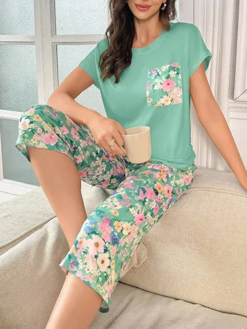 Women's Floral Print Pocket Short Sleeve & Capri Pants Set