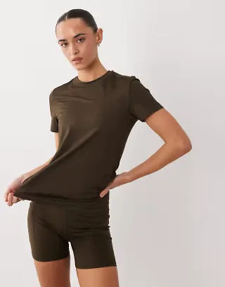 4505 Icon active quick dry performance t-shirt in coffee