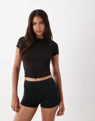 4505 lightweight active ruched front short sleeve running top in black