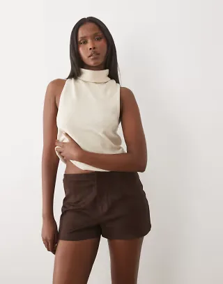Kaiia faux suede micro shorts in chocolate
