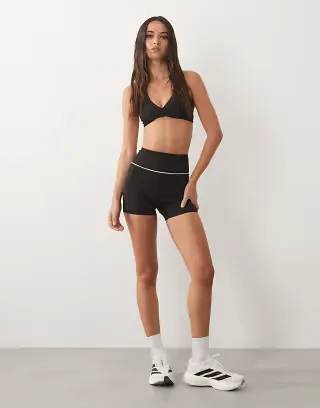 4505 active 3" micro shorts with piping detail in black
