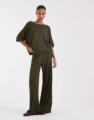 ONLY short sleeve knit top & wide leg knit pants set in green