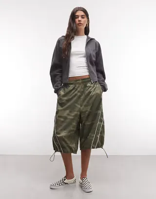COLLUSION XL baggy longline nylon short in camo
