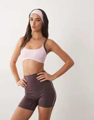 4505 active scoop neck light support sports bra with adjustable straps in pastel pink