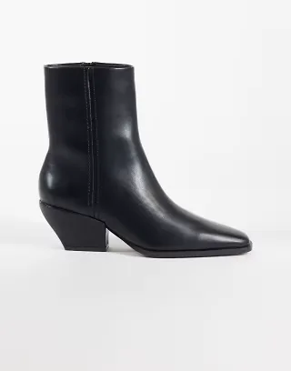 ASOS DESIGN Wide Fit Raul heeled cowboy ankle boots in black