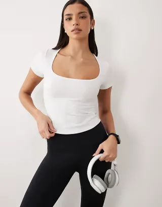 4505 active scoop neck short sleeve top in white